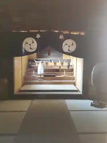 八剣神社の本殿・本堂