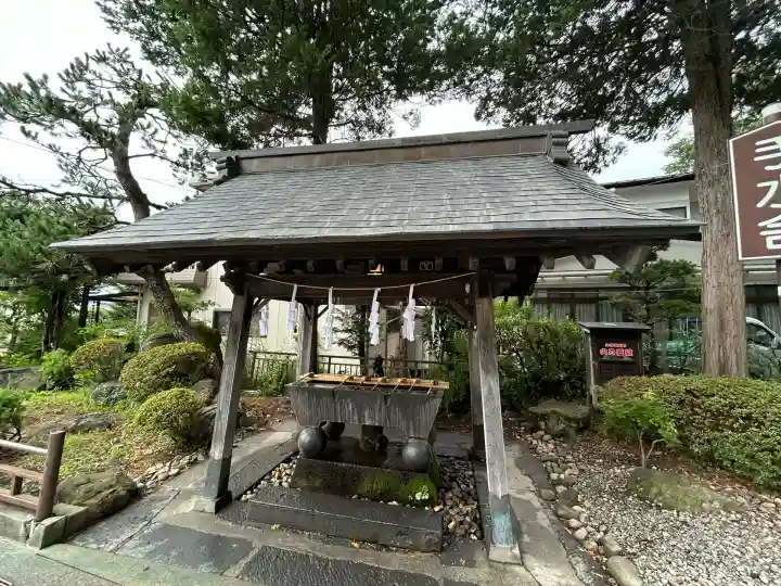 諏訪大社下社春宮(長野県)