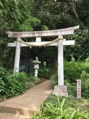 岡本八幡神社の鳥居