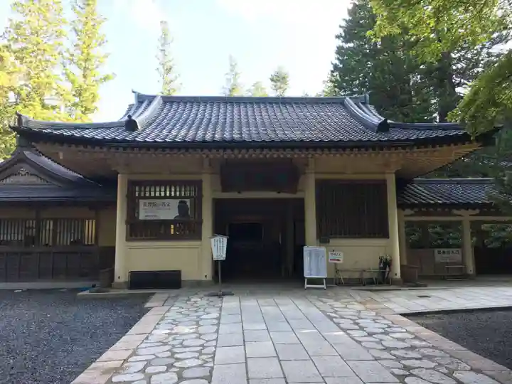 高野山金剛峯寺の本殿・本堂