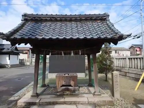 沼垂白山神社の手水舎