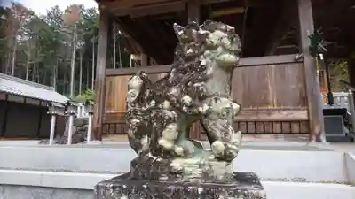 伊波乃西神社の狛犬