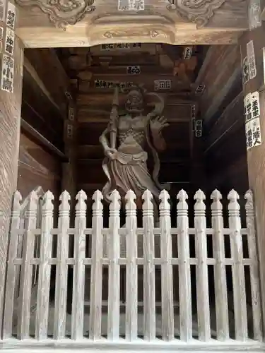 報恩寺の像