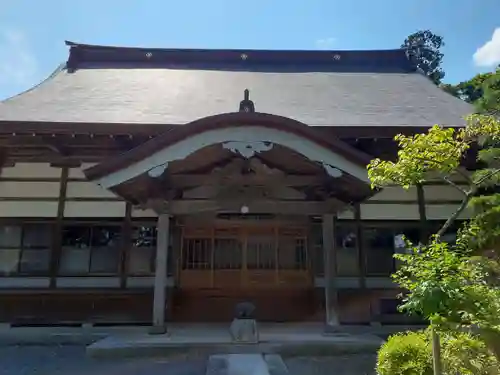 成沢寺の本殿・本堂