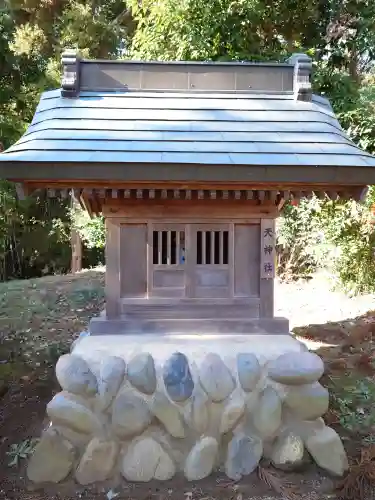 淡洲神社（勝田）の{uncategorized: "未分類", other: "その他", undefined: "問題あり", building: "その他建物", grave: "お墓", sacred_gate: "鳥居", guardian: "狛犬", statue: "像", buddha: "仏像", history: "歴史", nature: "自然", garden: "庭園", animal: "動物", pagoda: "塔", temizu: "手水舎", mountain_gate: "山門・神門", sanctuary: "本殿・本堂", subordinate: "末社・摂社", art: "芸術", scenery: "景色", jizo: "地蔵", ema: "絵馬", goshuin: "御朱印", omikuji: "おみくじ", items: "授与品その他", amulet: "お守り", goshuincho: "御朱印帳", eats: "食事", festival: "お祭り", votive_dance: "神楽", shichigosan: "七五三参", wedding: "結婚式", experience: "体験その他", initially: "初詣", around: "周辺", anti_infection: "感染症対策"}