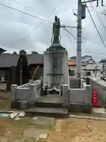 龍本寺の{uncategorized: "未分類", other: "その他", undefined: "問題あり", building: "その他建物", grave: "お墓", sacred_gate: "鳥居", guardian: "狛犬", statue: "像", buddha: "仏像", history: "歴史", nature: "自然", garden: "庭園", animal: "動物", pagoda: "塔", temizu: "手水舎", mountain_gate: "山門・神門", sanctuary: "本殿・本堂", subordinate: "末社・摂社", art: "芸術", scenery: "景色", jizo: "地蔵", ema: "絵馬", goshuin: "御朱印", omikuji: "おみくじ", items: "授与品その他", amulet: "お守り", goshuincho: "御朱印帳", eats: "食事", festival: "お祭り", votive_dance: "神楽", shichigosan: "七五三参", wedding: "結婚式", experience: "体験その他", initially: "初詣", around: "周辺", anti_infection: "感染症対策"}