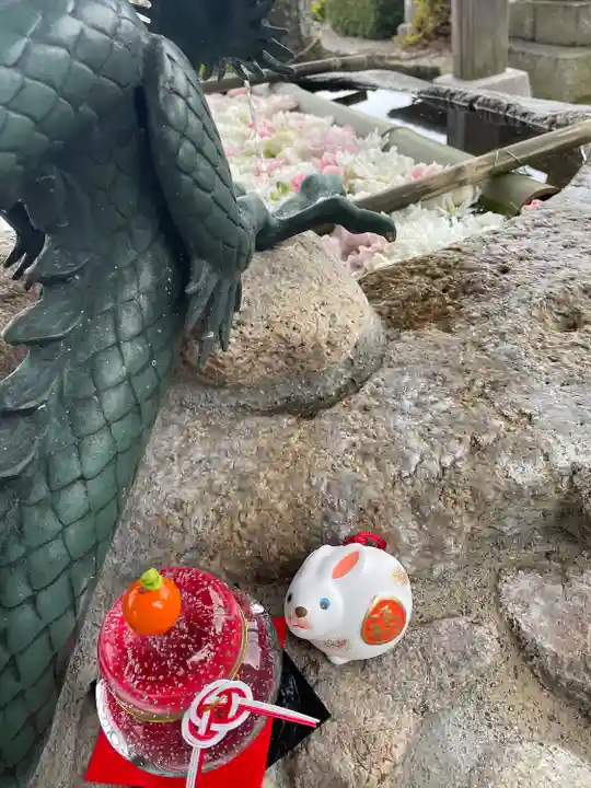 立志神社の手水舎