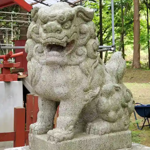 上湯川稲荷神社の狛犬