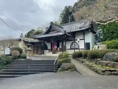 最福寺の{uncategorized: "未分類", other: "その他", undefined: "問題あり", building: "その他建物", grave: "お墓", sacred_gate: "鳥居", guardian: "狛犬", statue: "像", buddha: "仏像", history: "歴史", nature: "自然", garden: "庭園", animal: "動物", pagoda: "塔", temizu: "手水舎", mountain_gate: "山門・神門", sanctuary: "本殿・本堂", subordinate: "末社・摂社", art: "芸術", scenery: "景色", jizo: "地蔵", ema: "絵馬", goshuin: "御朱印", omikuji: "おみくじ", items: "授与品その他", amulet: "お守り", goshuincho: "御朱印帳", eats: "食事", festival: "お祭り", votive_dance: "神楽", shichigosan: "七五三参", wedding: "結婚式", experience: "体験その他", initially: "初詣", around: "周辺", anti_infection: "感染症対策"}