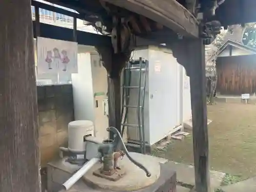 牛込柳町天祖神社の{uncategorized: "未分類", other: "その他", undefined: "問題あり", building: "その他建物", grave: "お墓", sacred_gate: "鳥居", guardian: "狛犬", statue: "像", buddha: "仏像", history: "歴史", nature: "自然", garden: "庭園", animal: "動物", pagoda: "塔", temizu: "手水舎", mountain_gate: "山門・神門", sanctuary: "本殿・本堂", subordinate: "末社・摂社", art: "芸術", scenery: "景色", jizo: "地蔵", ema: "絵馬", goshuin: "御朱印", omikuji: "おみくじ", items: "授与品その他", amulet: "お守り", goshuincho: "御朱印帳", eats: "食事", festival: "お祭り", votive_dance: "神楽", shichigosan: "七五三参", wedding: "結婚式", experience: "体験その他", initially: "初詣", around: "周辺", anti_infection: "感染症対策"}