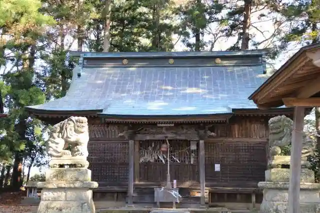 城山八幡神社の本殿