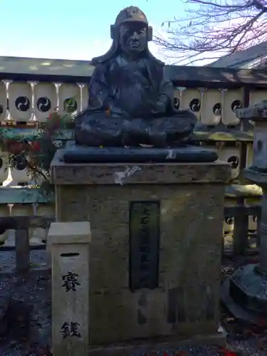 大石神社の像