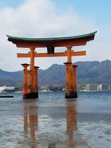 厳島神社の鳥居