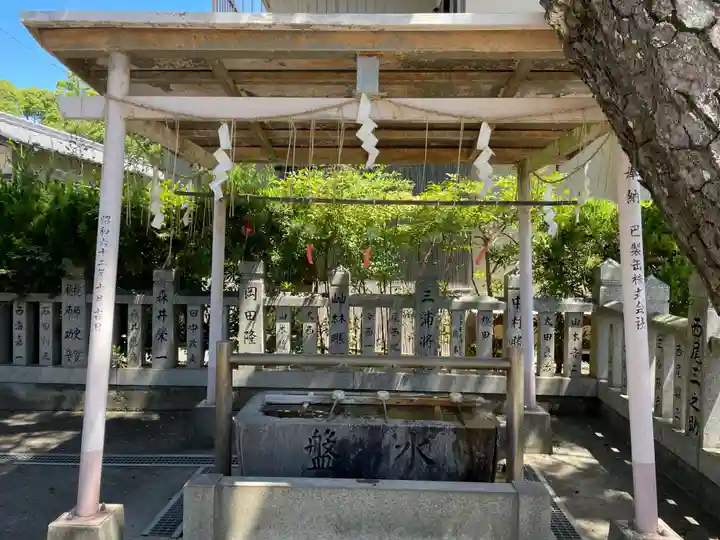 御厨神社の手水舎
