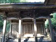 山神社の本殿