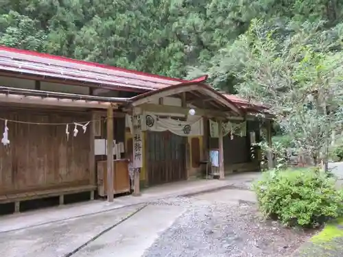 軍刀利神社の本殿・本堂