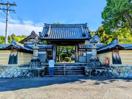 高蔵寺の山門