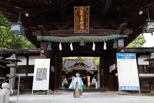 三津厳島神社の山門