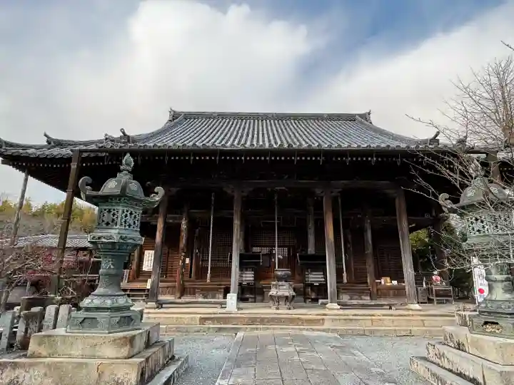 穴太寺の{uncategorized: "未分類", other: "その他", undefined: "問題あり", building: "その他建物", grave: "お墓", sacred_gate: "鳥居", guardian: "狛犬", statue: "像", buddha: "仏像", history: "歴史", nature: "自然", garden: "庭園", animal: "動物", pagoda: "塔", temizu: "手水舎", mountain_gate: "山門・神門", sanctuary: "本殿・本堂", subordinate: "末社・摂社", art: "芸術", scenery: "景色", jizo: "地蔵", ema: "絵馬", goshuin: "御朱印", omikuji: "おみくじ", items: "授与品その他", amulet: "お守り", goshuincho: "御朱印帳", eats: "食事", festival: "お祭り", votive_dance: "神楽", shichigosan: "七五三参", wedding: "結婚式", experience: "体験その他", initially: "初詣", around: "周辺", anti_infection: "感染症対策"}