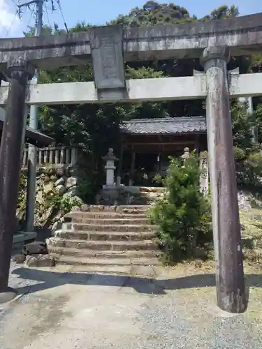 三輪神社の鳥居