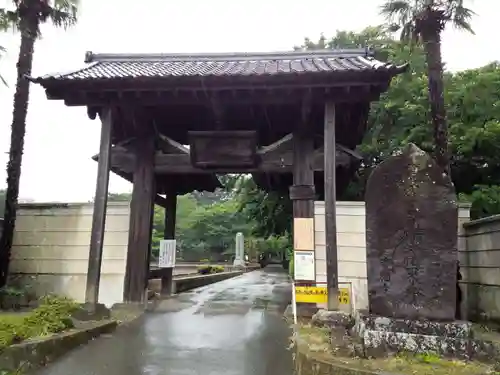 実相寺の山門