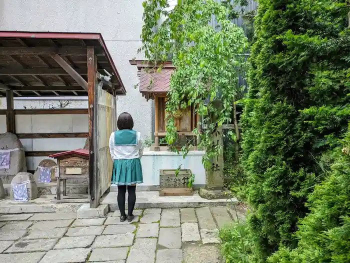 金生稲荷神社の本殿