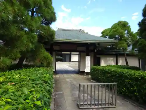 満願寺の山門