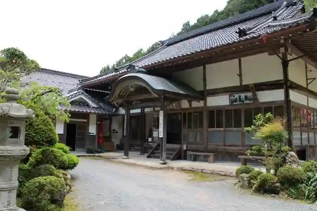 常瀧寺の本殿
