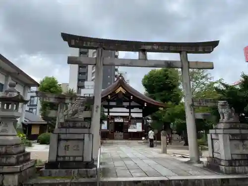 三輪神社の鳥居