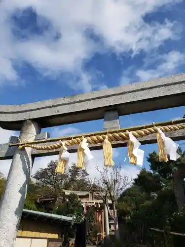 横浜御嶽神社の鳥居