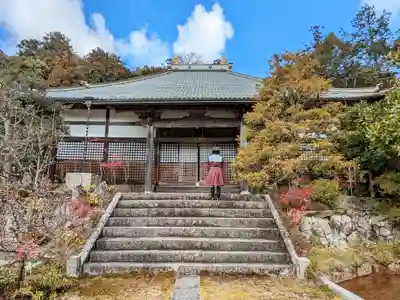 石塔寺の本殿・本堂