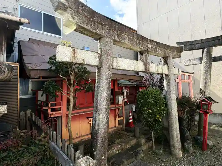 天満宮の{uncategorized: "未分類", other: "その他", undefined: "問題あり", building: "その他建物", grave: "お墓", sacred_gate: "鳥居", guardian: "狛犬", statue: "像", buddha: "仏像", history: "歴史", nature: "自然", garden: "庭園", animal: "動物", pagoda: "塔", temizu: "手水舎", mountain_gate: "山門・神門", sanctuary: "本殿・本堂", subordinate: "末社・摂社", art: "芸術", scenery: "景色", jizo: "地蔵", ema: "絵馬", goshuin: "御朱印", omikuji: "おみくじ", items: "授与品その他", amulet: "お守り", goshuincho: "御朱印帳", eats: "食事", festival: "お祭り", votive_dance: "神楽", shichigosan: "七五三参", wedding: "結婚式", experience: "体験その他", initially: "初詣", around: "周辺", anti_infection: "感染症対策"}