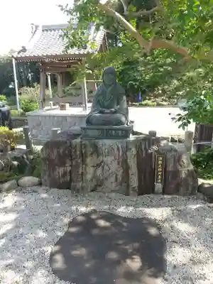 吉祥寺の像
