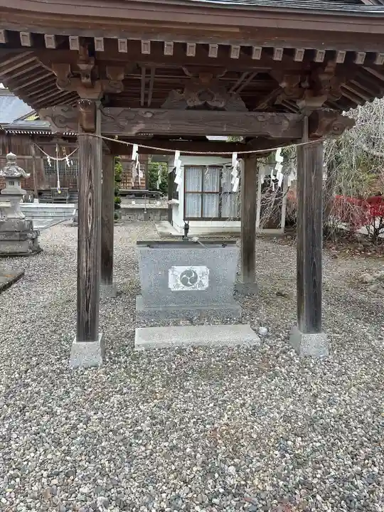 三箇神社の手水舎