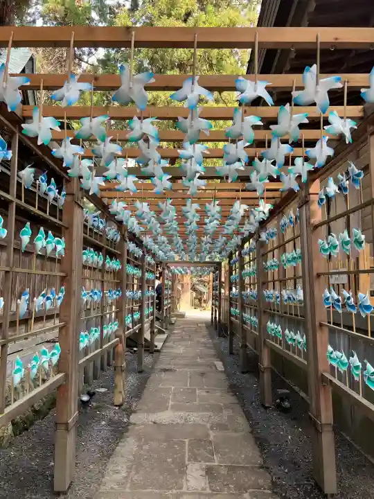 熊野大社の{uncategorized: "未分類", other: "その他", undefined: "問題あり", building: "その他建物", grave: "お墓", sacred_gate: "鳥居", guardian: "狛犬", statue: "像", buddha: "仏像", history: "歴史", nature: "自然", garden: "庭園", animal: "動物", pagoda: "塔", temizu: "手水舎", mountain_gate: "山門・神門", sanctuary: "本殿・本堂", subordinate: "末社・摂社", art: "芸術", scenery: "景色", jizo: "地蔵", ema: "絵馬", goshuin: "御朱印", omikuji: "おみくじ", items: "授与品その他", amulet: "お守り", goshuincho: "御朱印帳", eats: "食事", festival: "お祭り", votive_dance: "神楽", shichigosan: "七五三参", wedding: "結婚式", experience: "体験その他", initially: "初詣", around: "周辺", anti_infection: "感染症対策"}