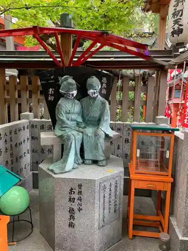 露天神社（お初天神）の像