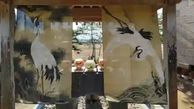 素鵞神社の{uncategorized: "未分類", other: "その他", undefined: "問題あり", building: "その他建物", grave: "お墓", sacred_gate: "鳥居", guardian: "狛犬", statue: "像", buddha: "仏像", history: "歴史", nature: "自然", garden: "庭園", animal: "動物", pagoda: "塔", temizu: "手水舎", mountain_gate: "山門・神門", sanctuary: "本殿・本堂", subordinate: "末社・摂社", art: "芸術", scenery: "景色", jizo: "地蔵", ema: "絵馬", goshuin: "御朱印", omikuji: "おみくじ", items: "授与品その他", amulet: "お守り", goshuincho: "御朱印帳", eats: "食事", festival: "お祭り", votive_dance: "神楽", shichigosan: "七五三参", wedding: "結婚式", experience: "体験その他", initially: "初詣", around: "周辺", anti_infection: "感染症対策"}