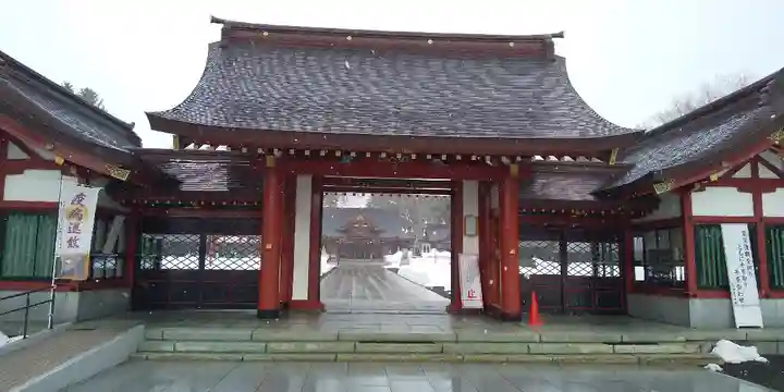 北海道護國神社の山門・神門