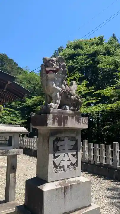神明神社の{uncategorized: "未分類", other: "その他", undefined: "問題あり", building: "その他建物", grave: "お墓", sacred_gate: "鳥居", guardian: "狛犬", statue: "像", buddha: "仏像", history: "歴史", nature: "自然", garden: "庭園", animal: "動物", pagoda: "塔", temizu: "手水舎", mountain_gate: "山門・神門", sanctuary: "本殿・本堂", subordinate: "末社・摂社", art: "芸術", scenery: "景色", jizo: "地蔵", ema: "絵馬", goshuin: "御朱印", omikuji: "おみくじ", items: "授与品その他", amulet: "お守り", goshuincho: "御朱印帳", eats: "食事", festival: "お祭り", votive_dance: "神楽", shichigosan: "七五三参", wedding: "結婚式", experience: "体験その他", initially: "初詣", around: "周辺", anti_infection: "感染症対策"}