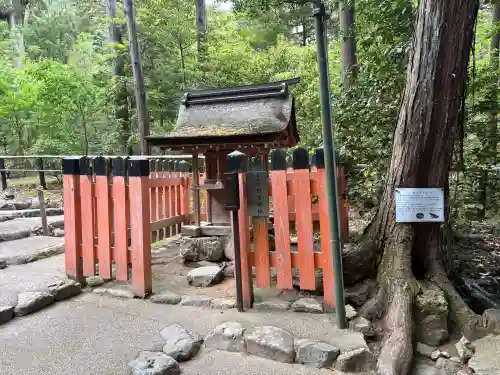 大田神社（賀茂別雷神社境外摂社）の{uncategorized: "未分類", other: "その他", undefined: "問題あり", building: "その他建物", grave: "お墓", sacred_gate: "鳥居", guardian: "狛犬", statue: "像", buddha: "仏像", history: "歴史", nature: "自然", garden: "庭園", animal: "動物", pagoda: "塔", temizu: "手水舎", mountain_gate: "山門・神門", sanctuary: "本殿・本堂", subordinate: "末社・摂社", art: "芸術", scenery: "景色", jizo: "地蔵", ema: "絵馬", goshuin: "御朱印", omikuji: "おみくじ", items: "授与品その他", amulet: "お守り", goshuincho: "御朱印帳", eats: "食事", festival: "お祭り", votive_dance: "神楽", shichigosan: "七五三参", wedding: "結婚式", experience: "体験その他", initially: "初詣", around: "周辺", anti_infection: "感染症対策"}