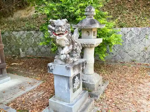 建部神社の狛犬