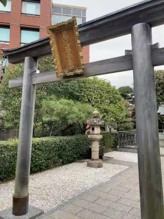 恵比寿神社(恵比寿ガーデンプレイス)の鳥居
