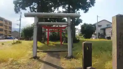 二羽神社の鳥居