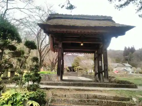 清泰寺の山門