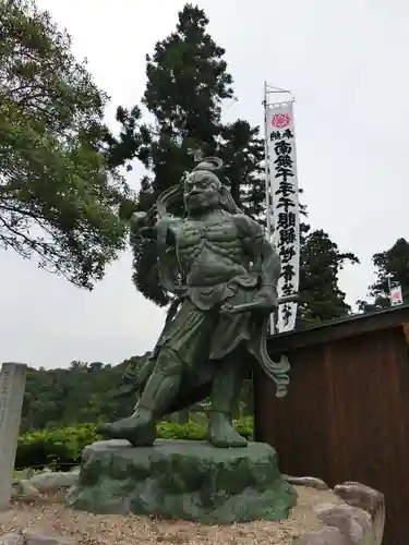 観音正寺の像