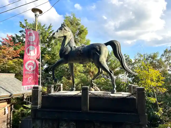 阿賀神社の像