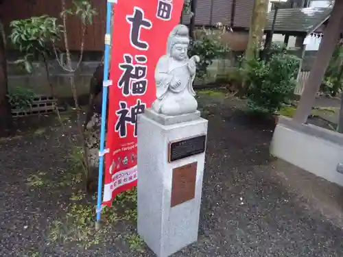 母智丘神社の像