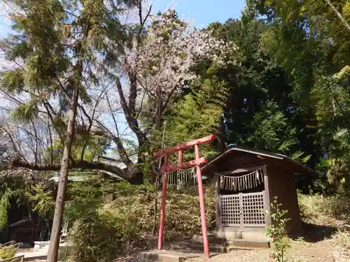 西八朔杉山神社の末社・摂社
