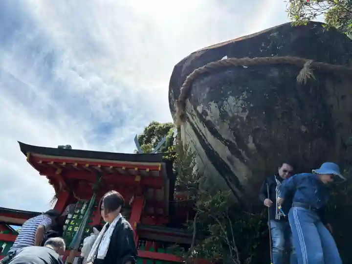 神倉神社(熊野速玉大社摂社)の{uncategorized: "未分類", other: "その他", undefined: "問題あり", building: "その他建物", grave: "お墓", sacred_gate: "鳥居", guardian: "狛犬", statue: "像", buddha: "仏像", history: "歴史", nature: "自然", garden: "庭園", animal: "動物", pagoda: "塔", temizu: "手水舎", mountain_gate: "山門・神門", sanctuary: "本殿・本堂", subordinate: "末社・摂社", art: "芸術", scenery: "景色", jizo: "地蔵", ema: "絵馬", goshuin: "御朱印", omikuji: "おみくじ", items: "授与品その他", amulet: "お守り", goshuincho: "御朱印帳", eats: "食事", festival: "お祭り", votive_dance: "神楽", shichigosan: "七五三参", wedding: "結婚式", experience: "体験その他", initially: "初詣", around: "周辺", anti_infection: "感染症対策"}