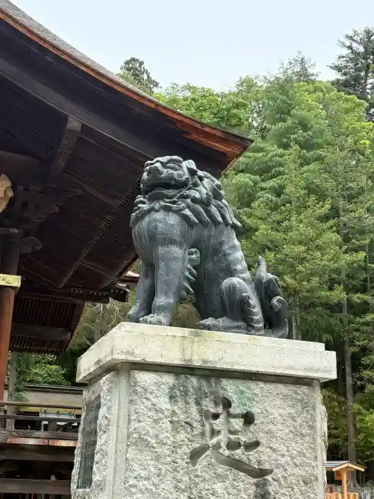 諏訪大社下社秋宮(長野県)